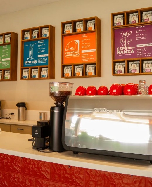 Interior de la Cafetería Alfonsina